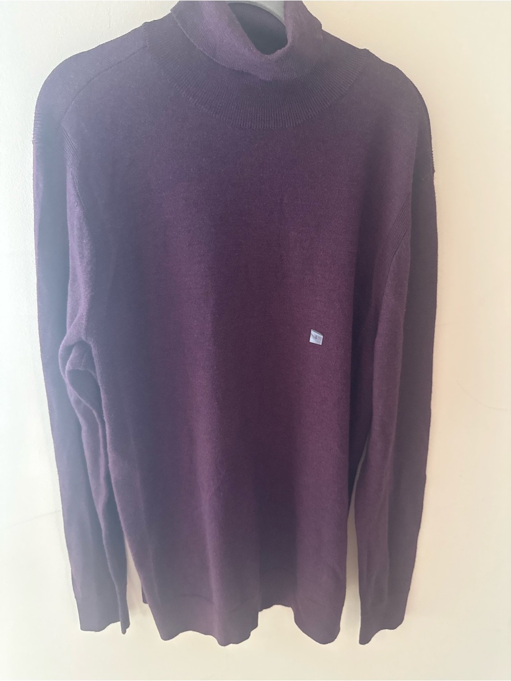 Express 100% Merino Wool Turtleneck burgandy Sweater Size Large NWT